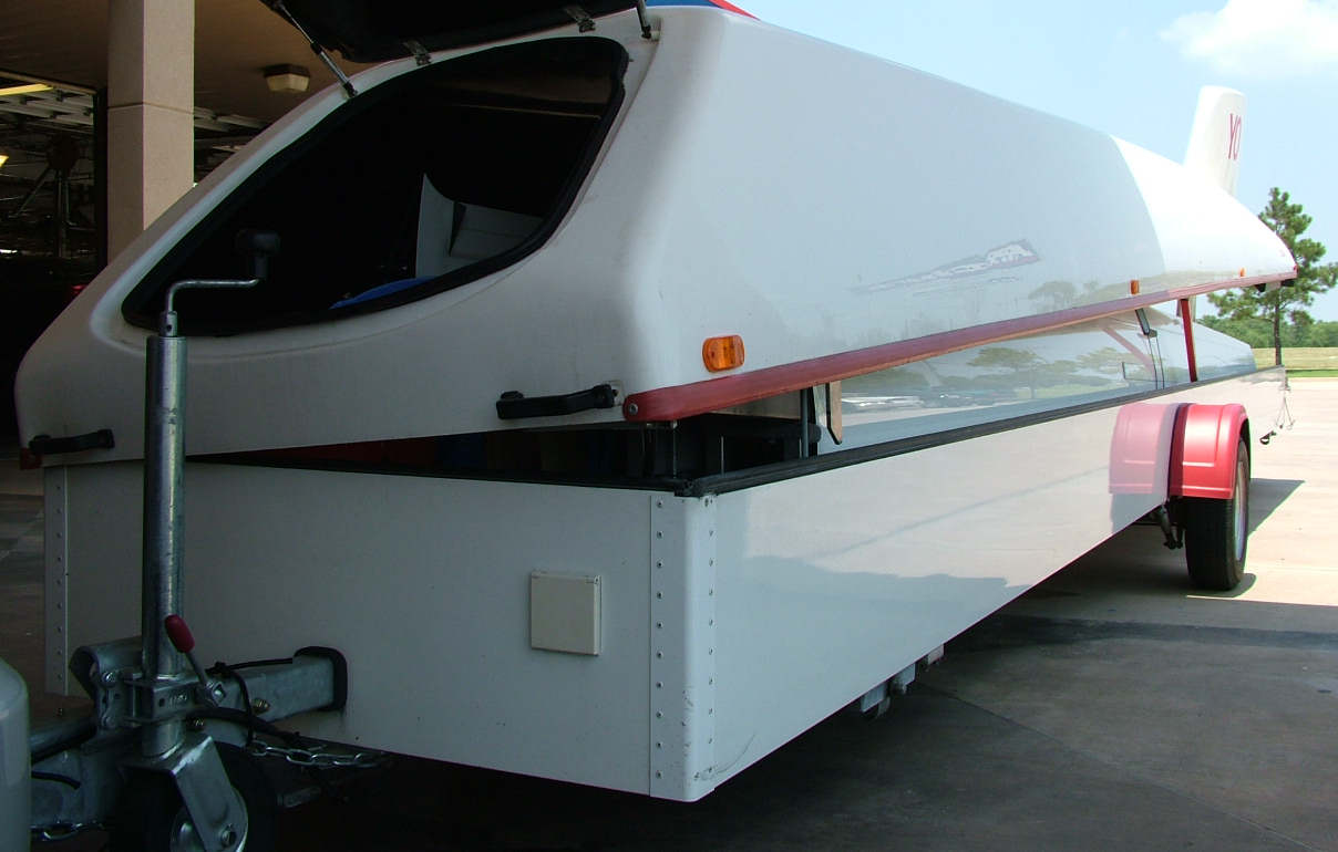 YO trailer top unhinged