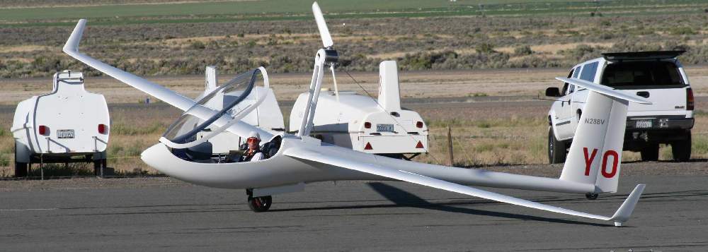 Dave taxiing back to tiedown area